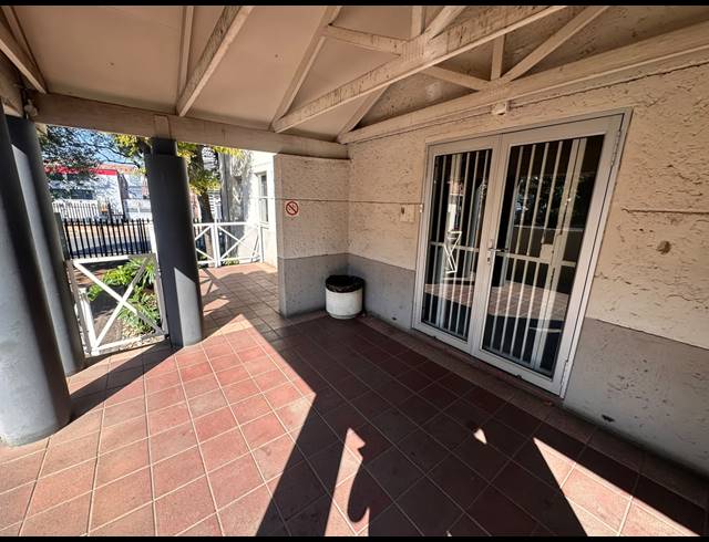 5,000M² BUSINESS CENTRE FOR SALE IN KEMPTON PARK CENTRAL